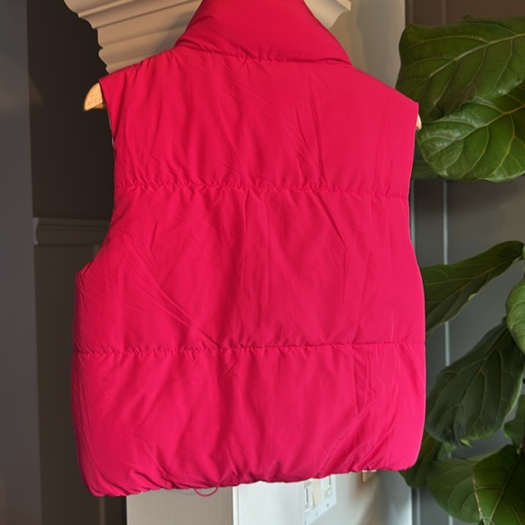 Reversible Puffer Vest - Picture 4 of 4